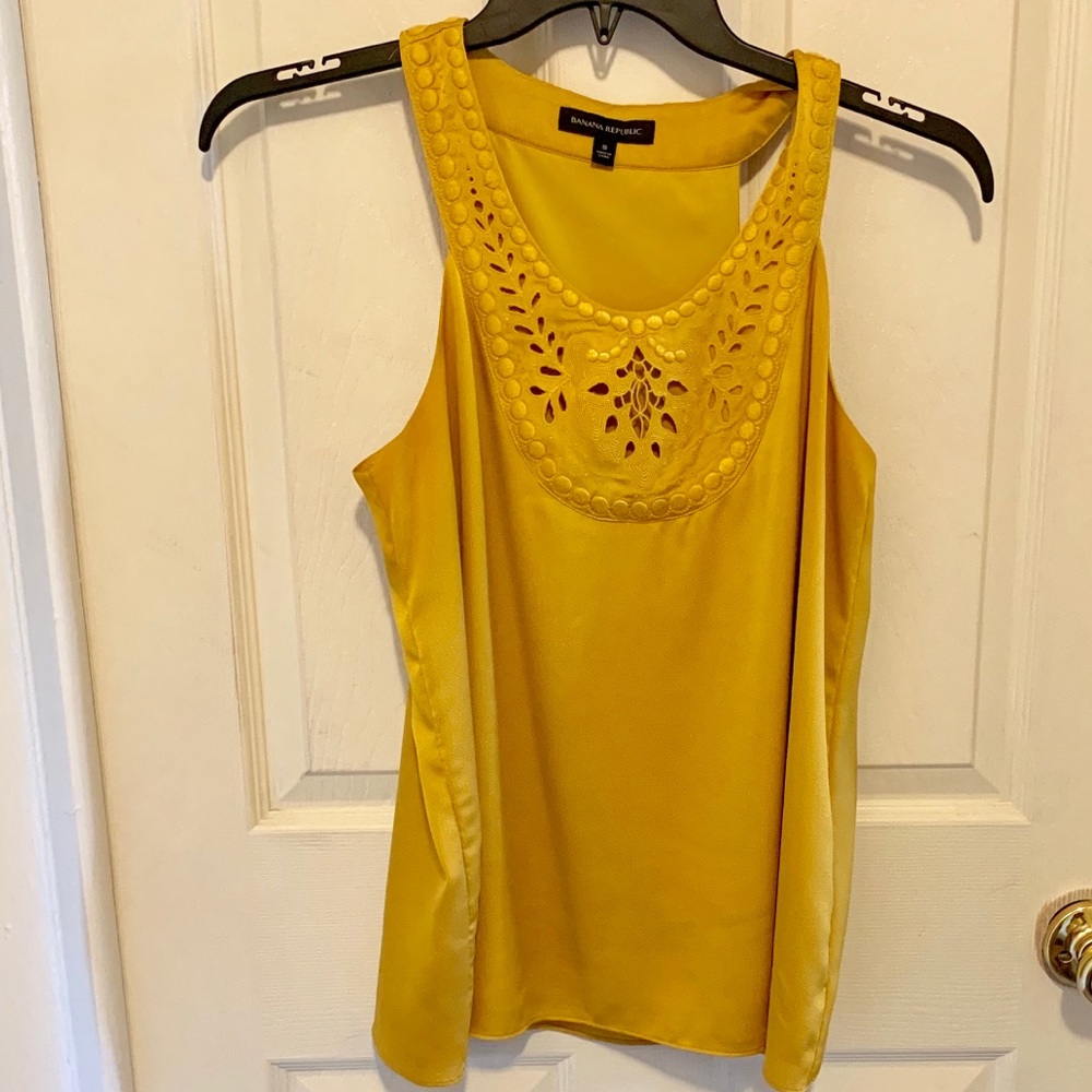 Banana Republic Sleeveless Blouse Top